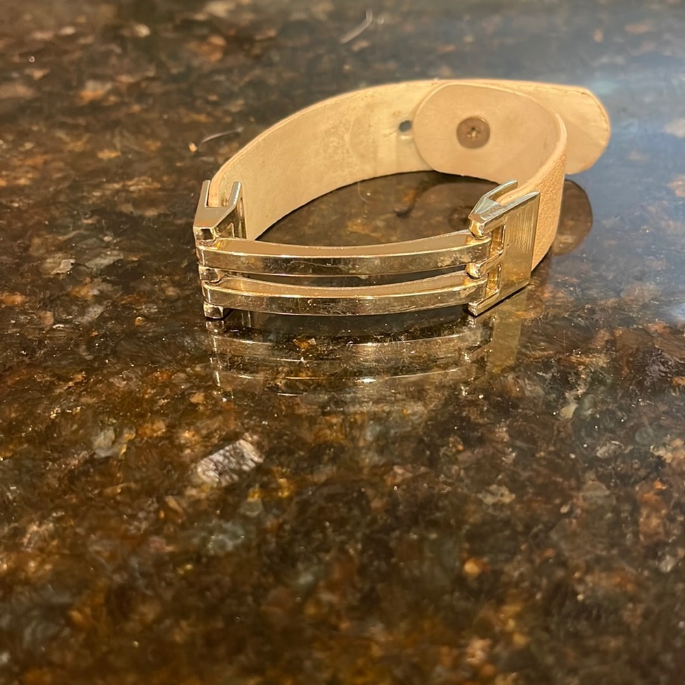 Bracelet $10
